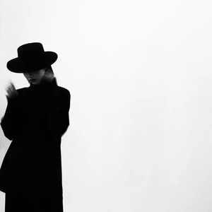 美女被黑人大鸡巴日得好爽
